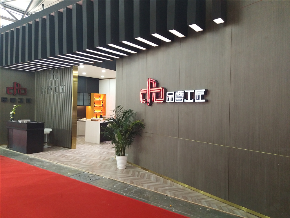 品尊工匠張董：原木現代輕奢，將環保進行到底
